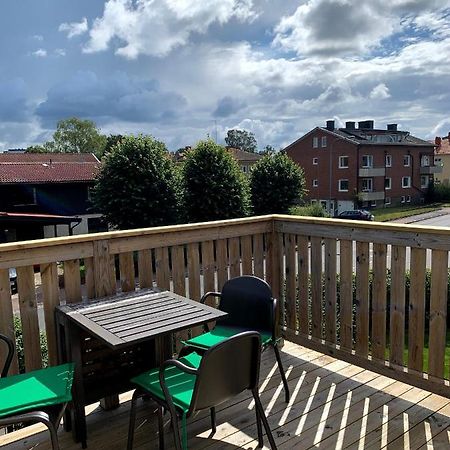 2 Rum Och Koek Pa Faerjestad Karlstad Exterior foto