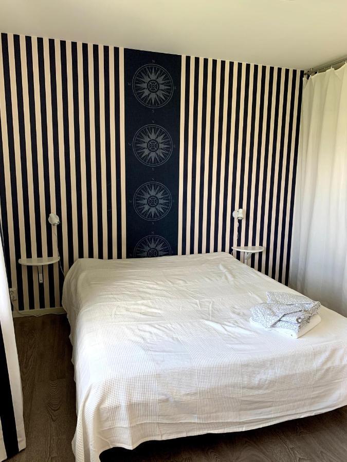 2 Rum Och Koek Pa Faerjestad Karlstad Exterior foto